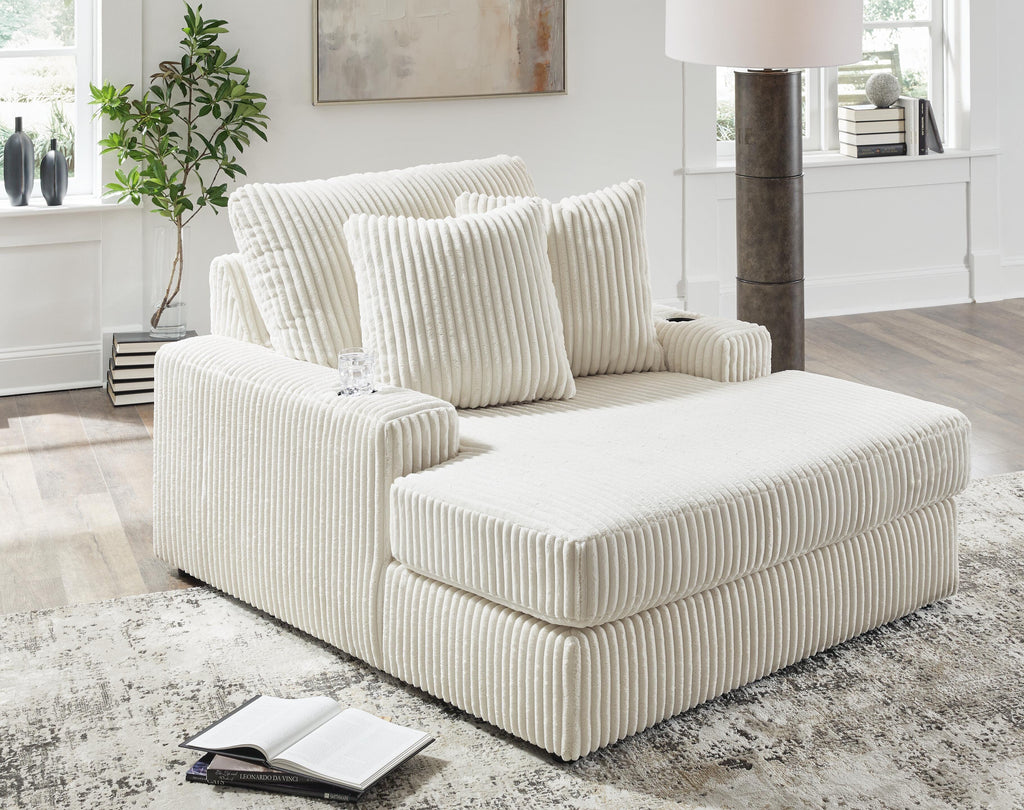 Lindyn Chaise in Ivory, lifestyle view