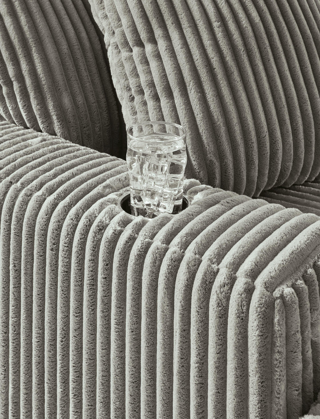 Lindyn Chaise in Fog, alternate view 9