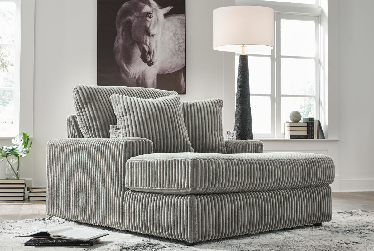 Lindyn Chaise in Fog, lifestyle view