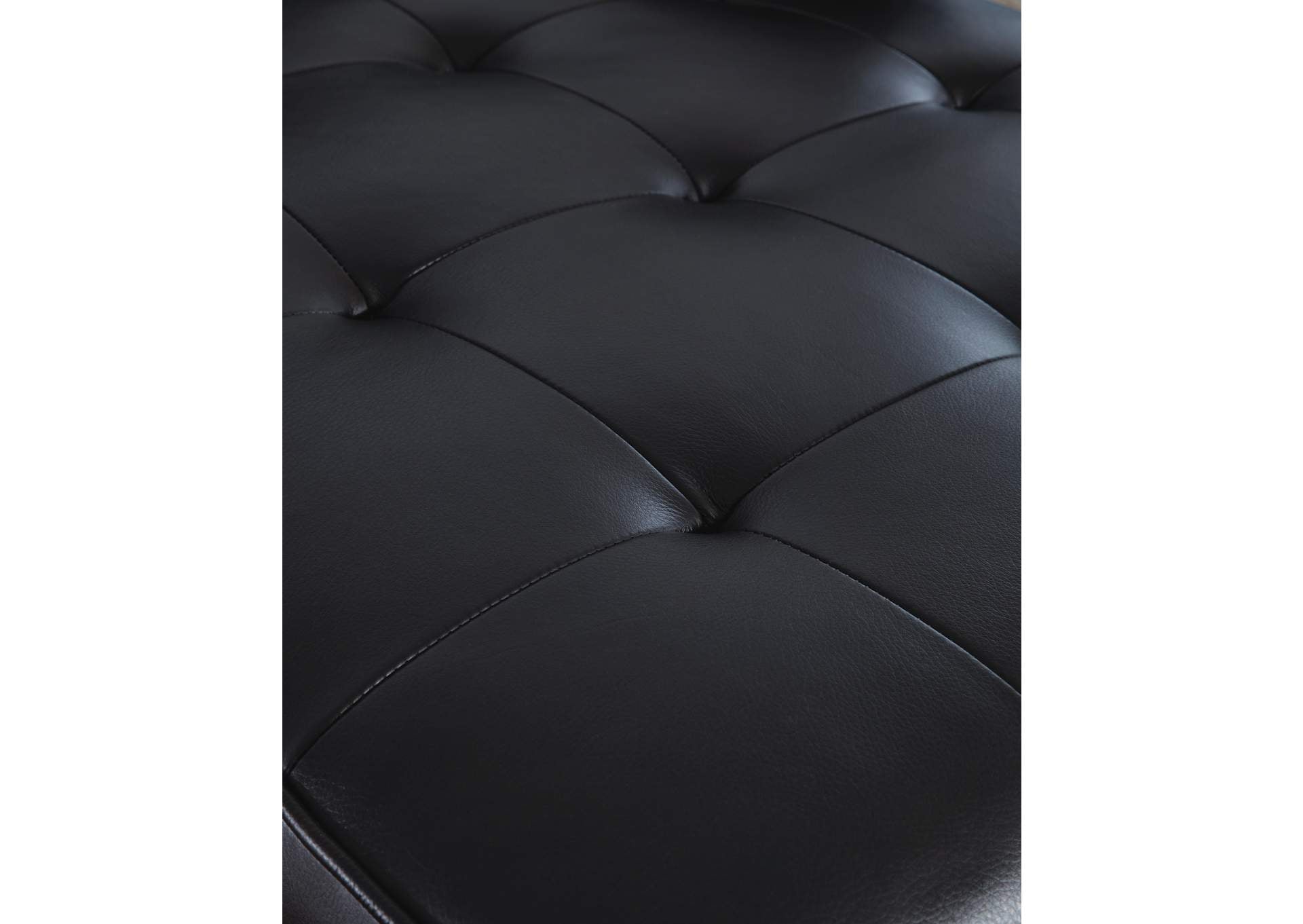 Bryceview Sofa detail