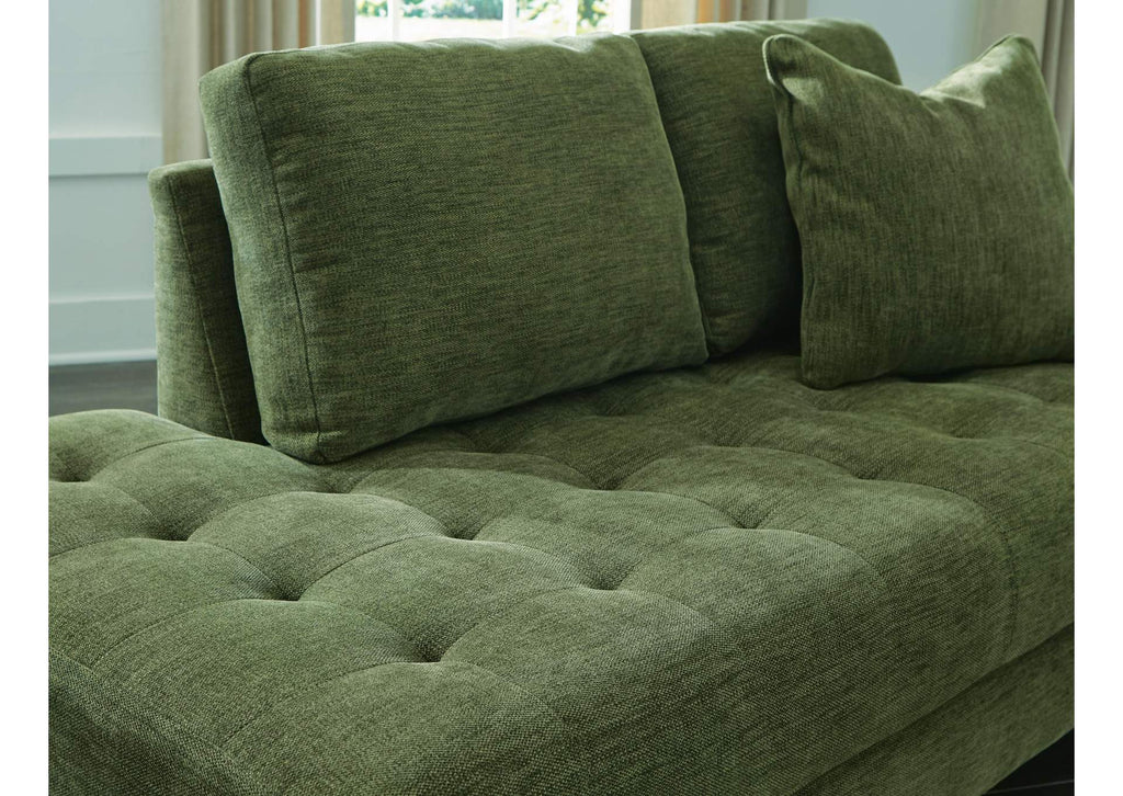 Bixler Right-Arm Facing Corner Chaise detail