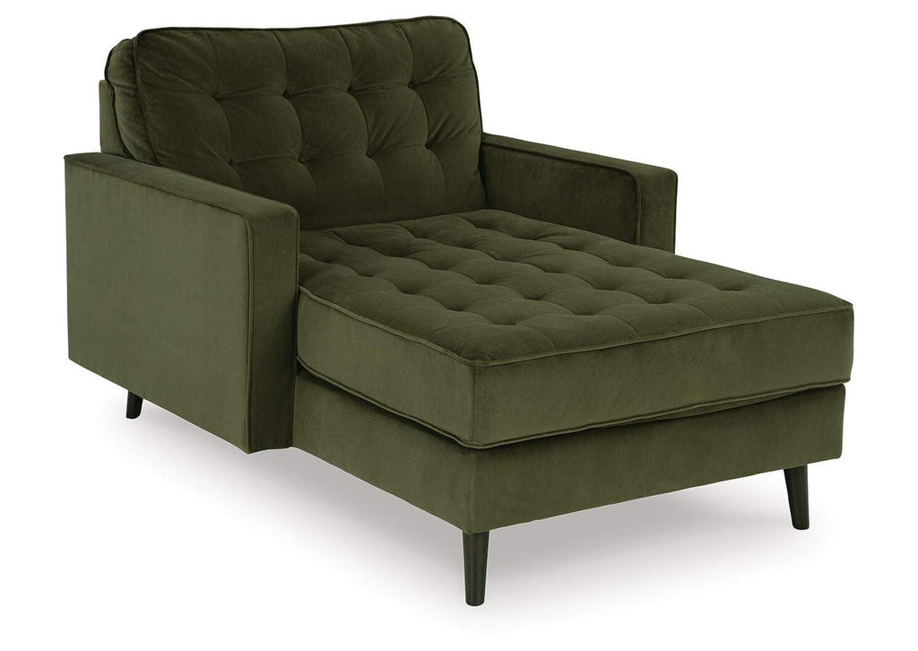 Reveon Lakes Chaise angled view