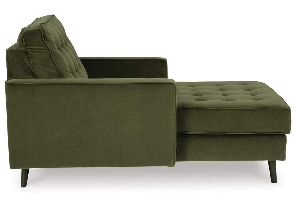Reveon Lakes Chaise side view