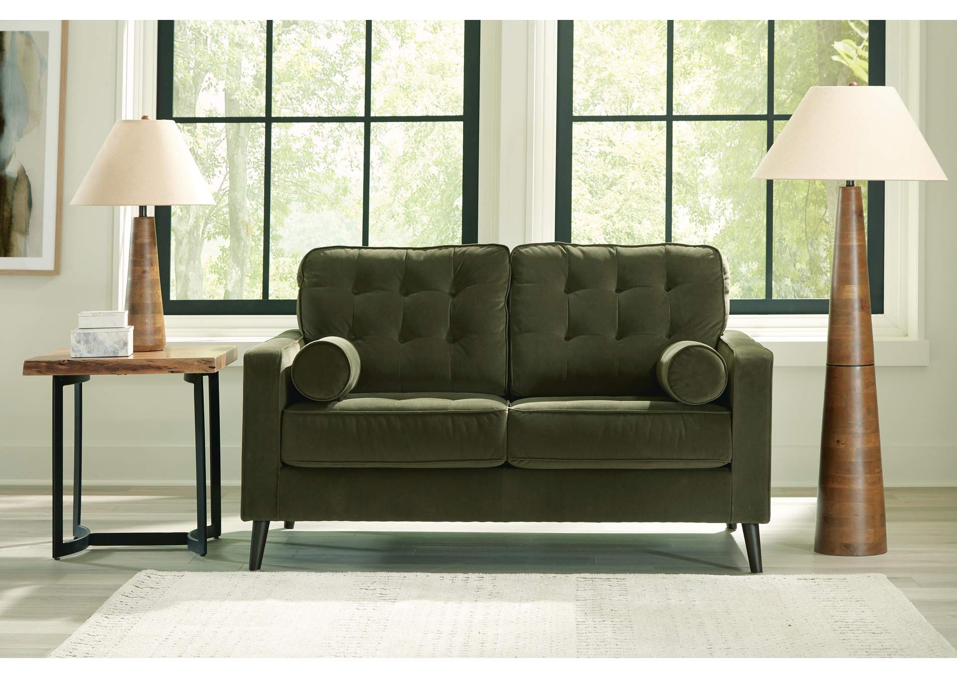 Reveon Lakes Loveseat