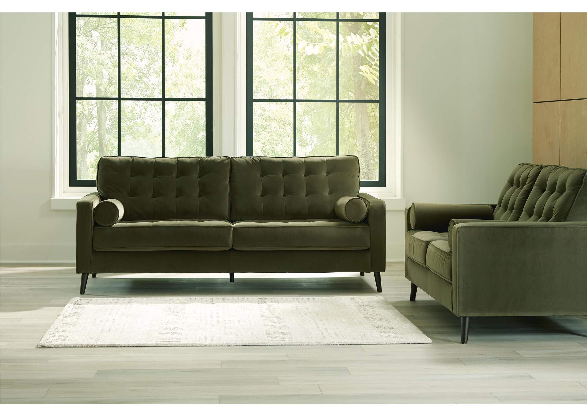 Reveon Lakes Sofa