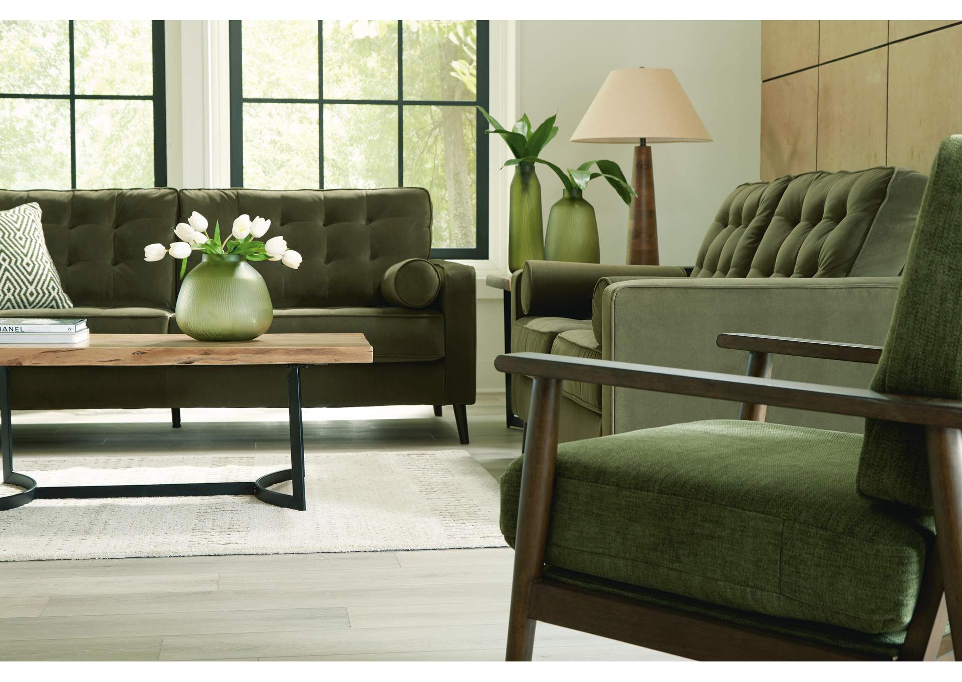 Reveon Lakes Sofa