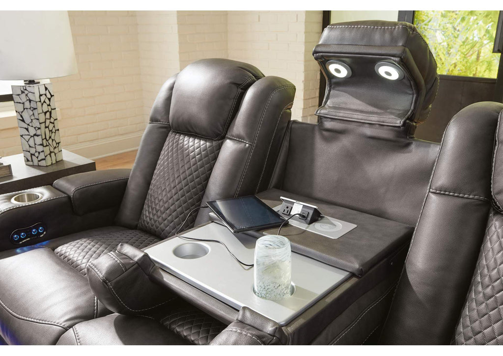 Fyne-Dyme Power Sofa and Loveseat detail