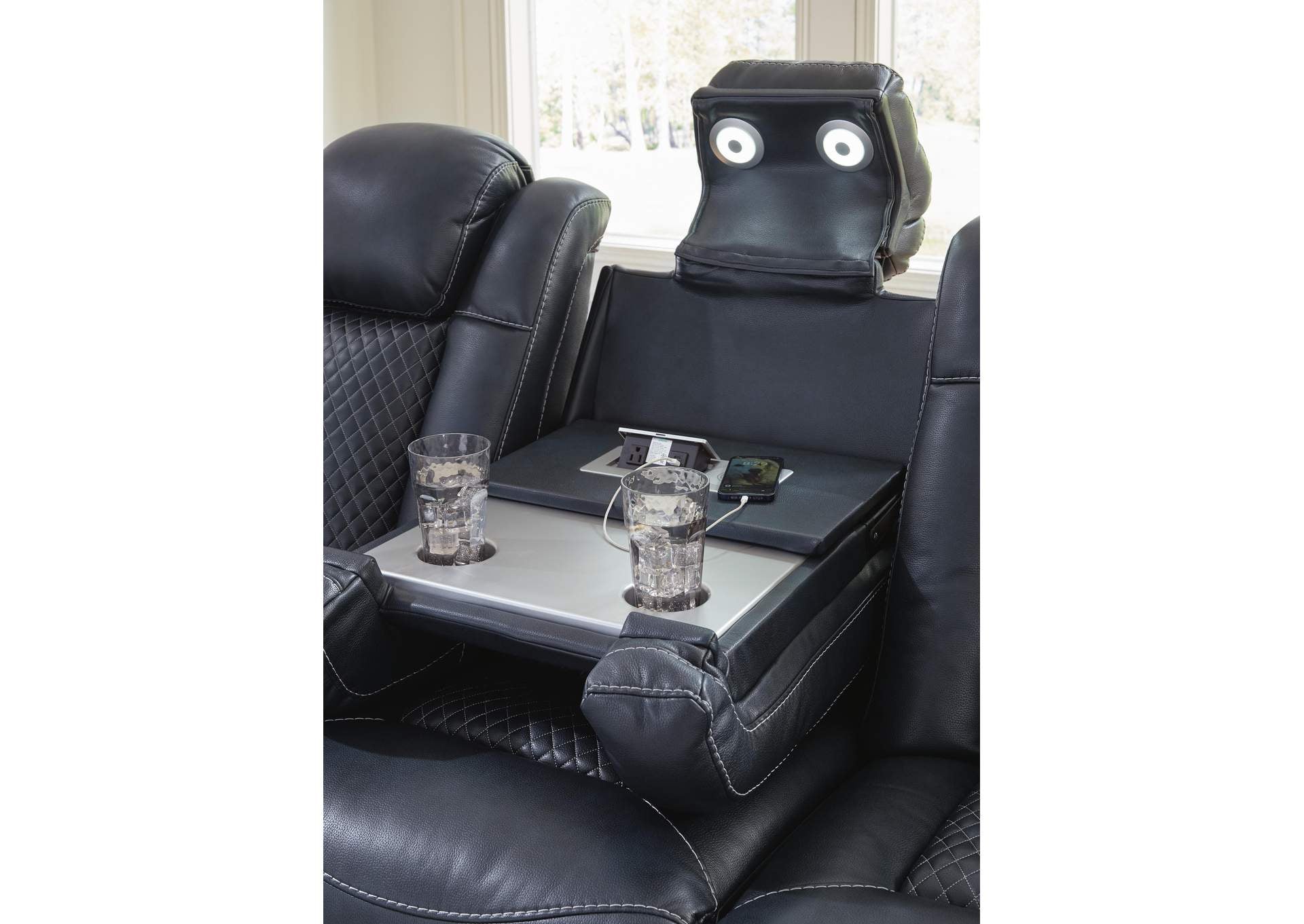Fyne-Dyme Power Sofa and Loveseat detail