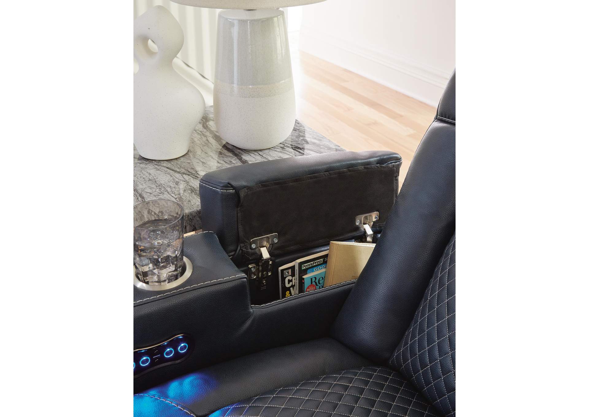Fyne-Dyme Power Sofa, Loveseat and Recliner detail