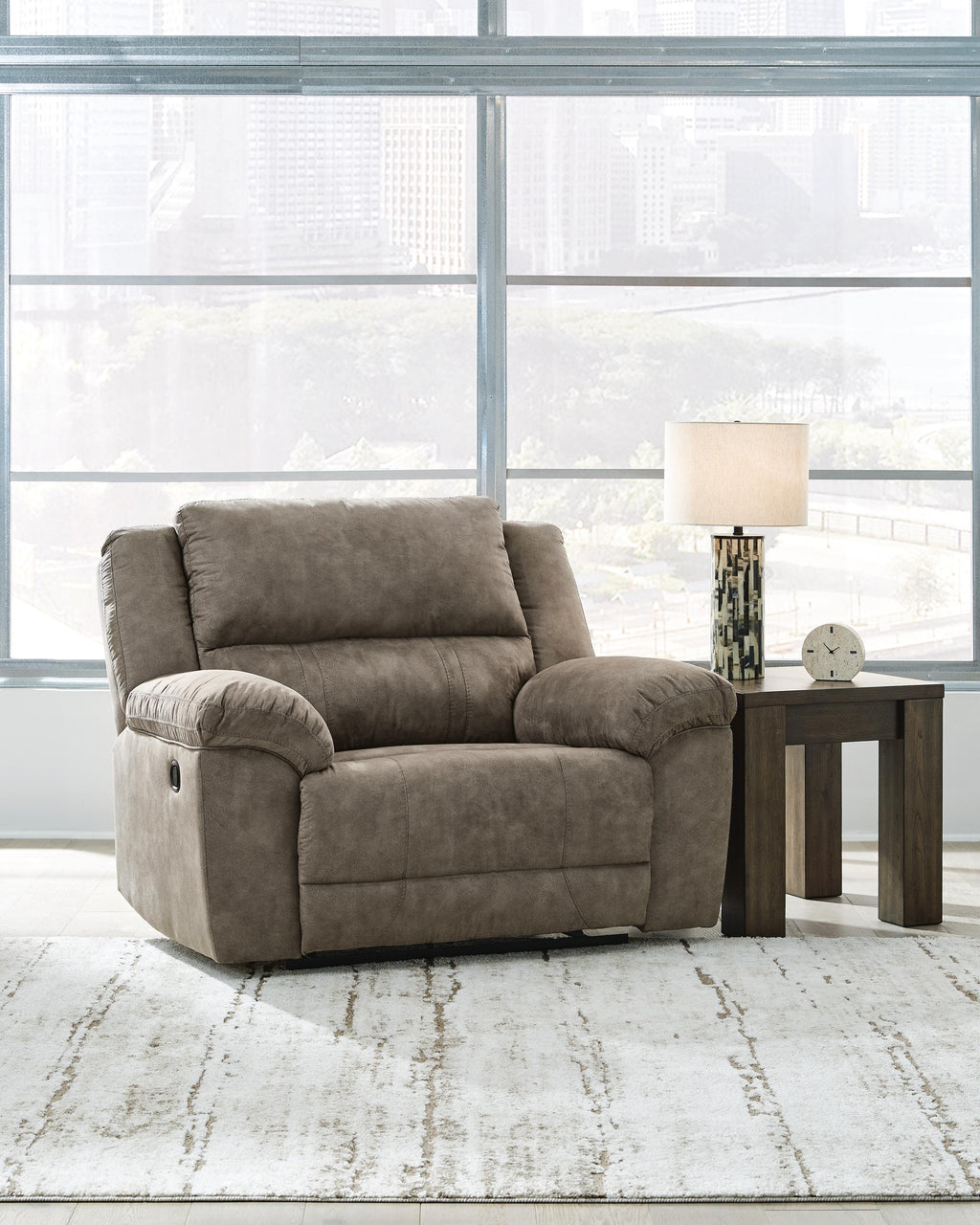Laresview Oversized Recliner in Fossil, closed view
