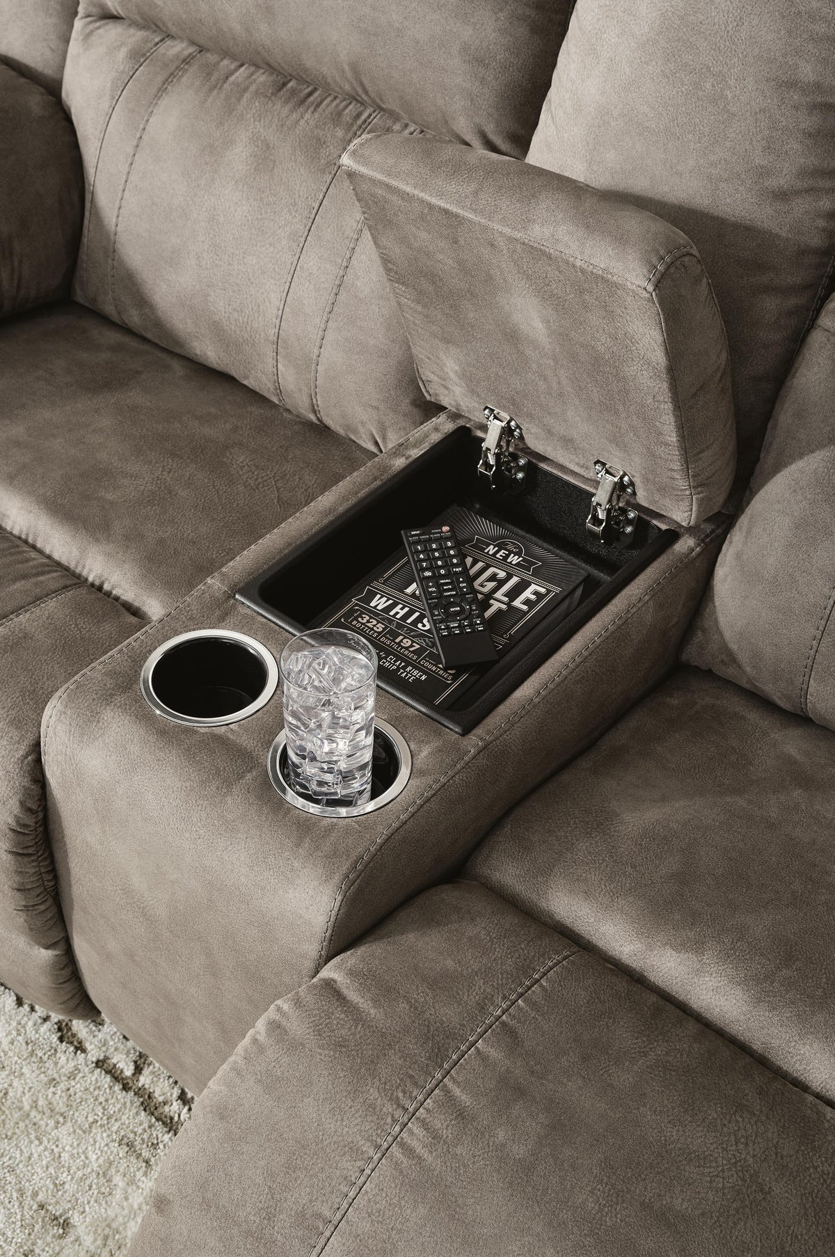 Laresview Reclining Loveseat with Console in Fossil, detail view