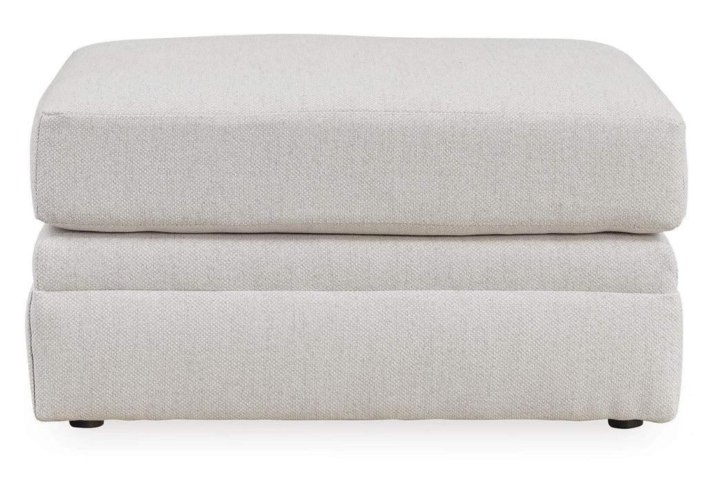 Maitelynn Ottoman