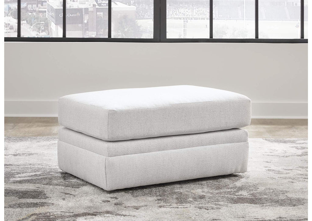 Maitelynn Ottoman