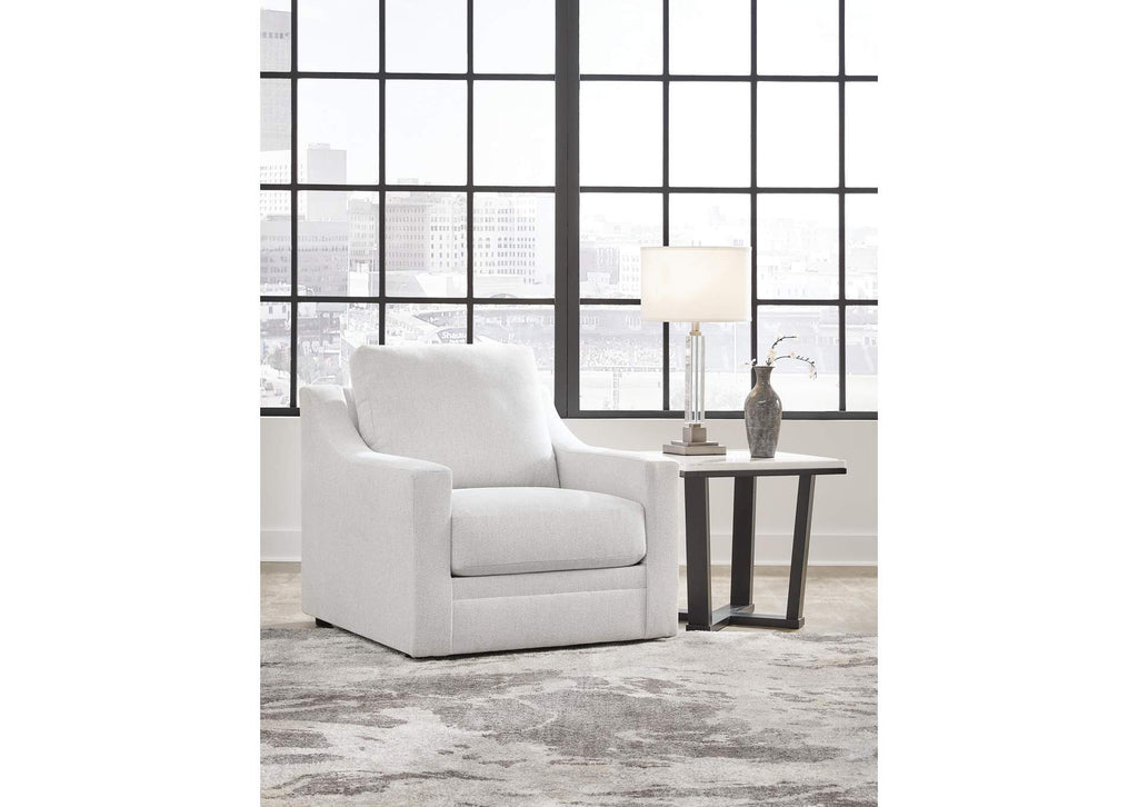 Maitelynn Chair
