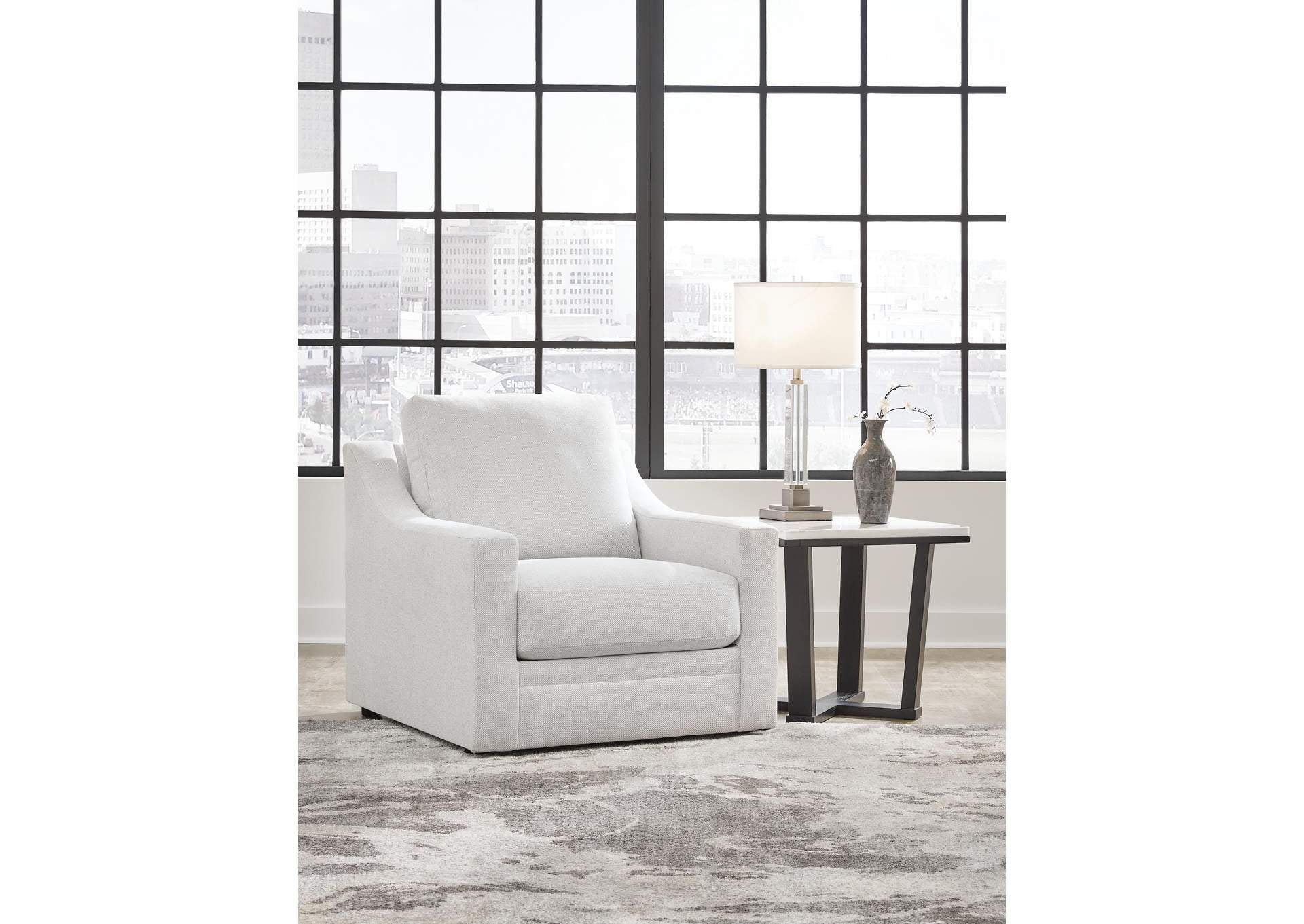 Maitelynn Chair