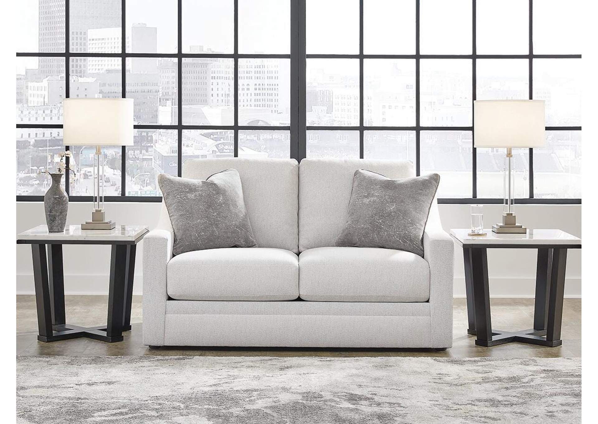 Maitelynn Loveseat