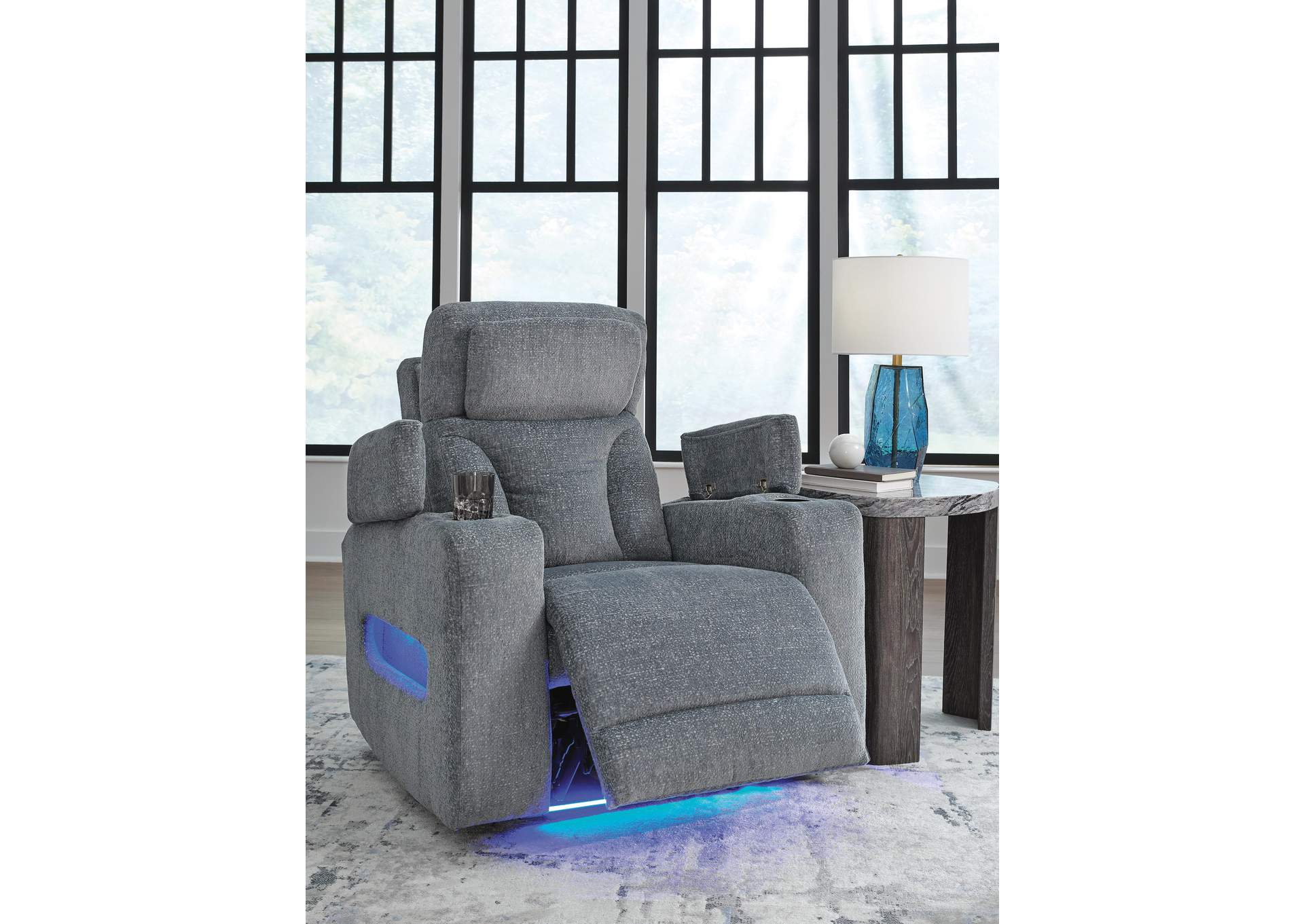 Studio Cave Power Recliner