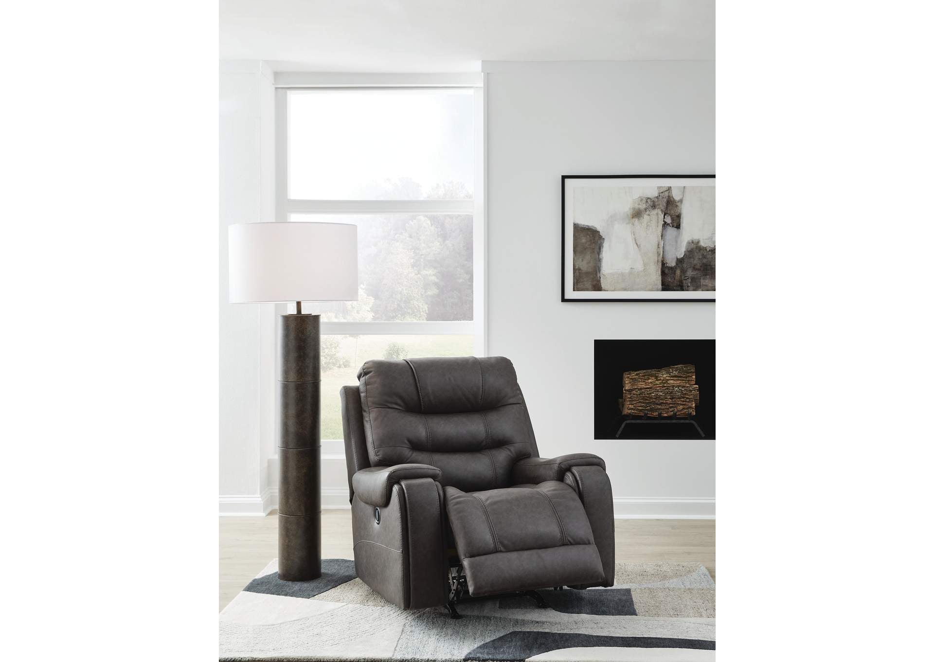 Femley Recliner