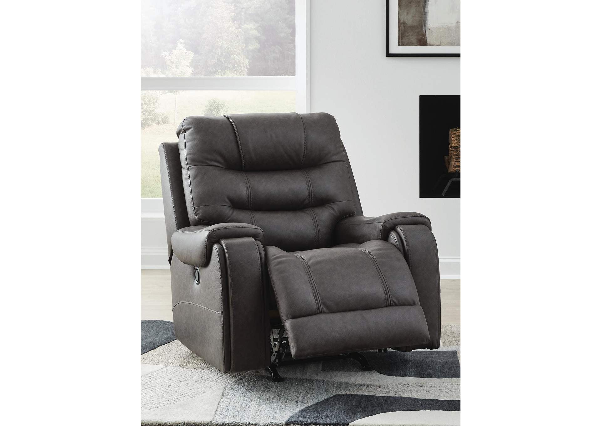 Femley Recliner