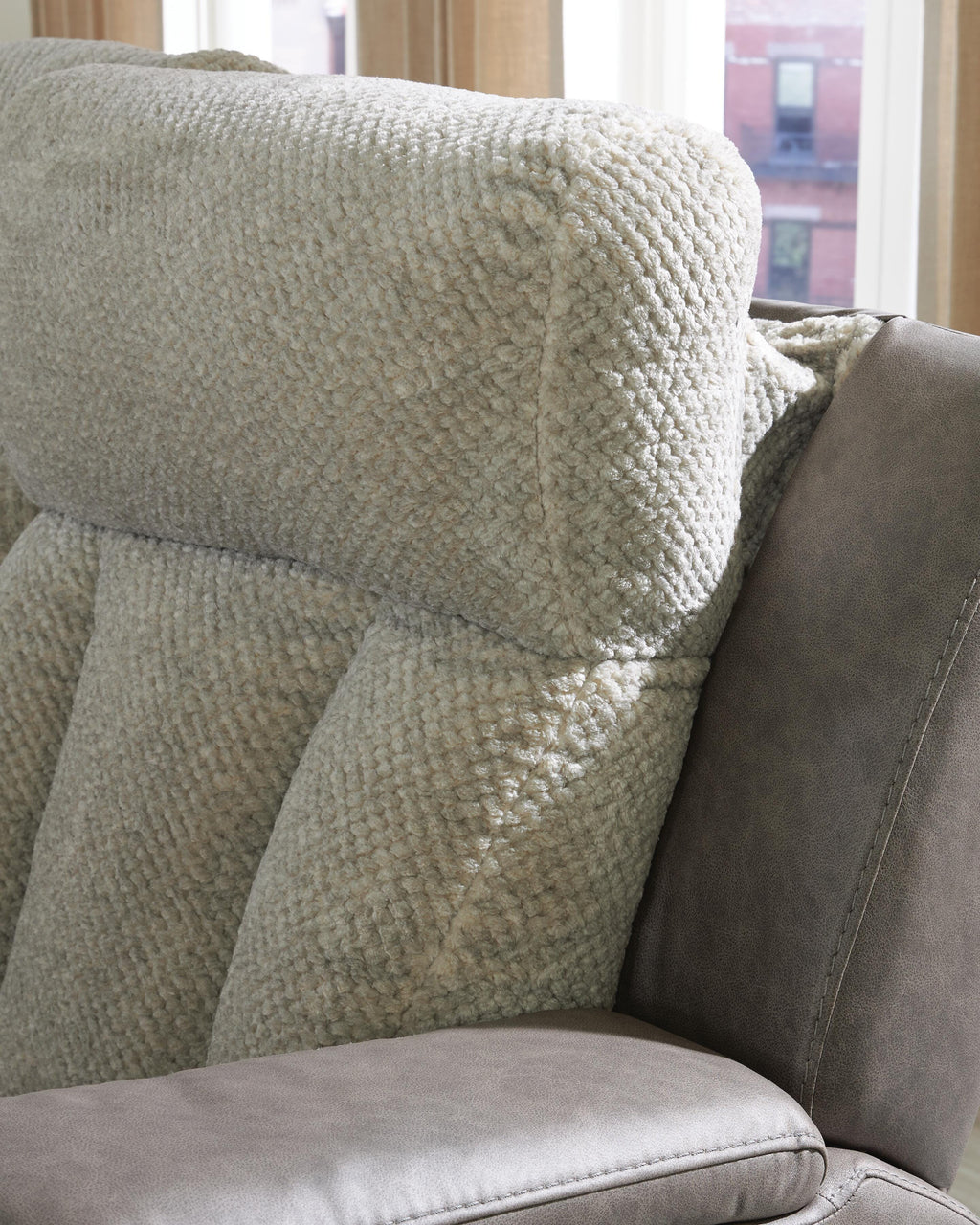 Branthorpe Power Reclining Loveseat with Console in Sisal, alternate view 8