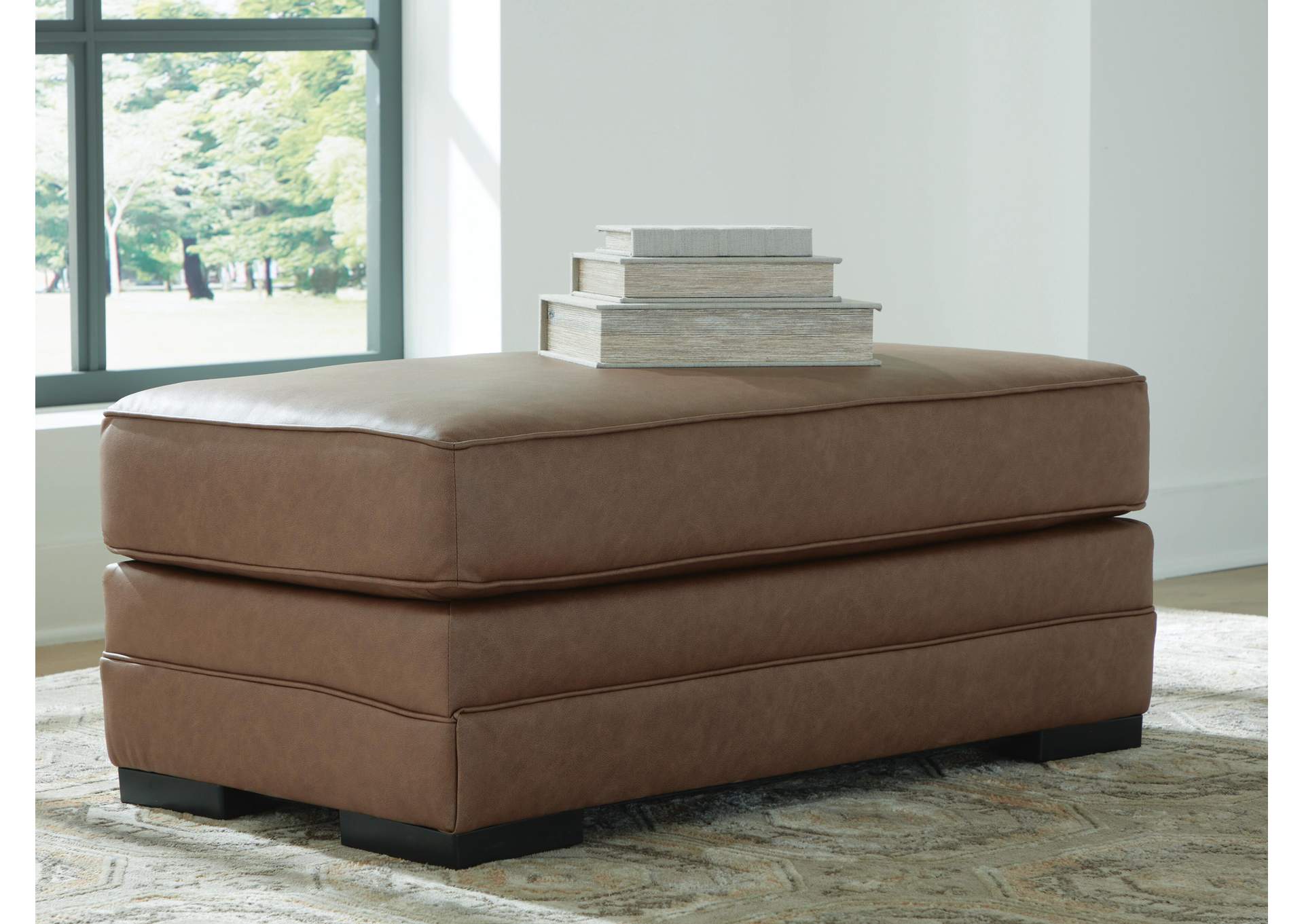 VillaCourt Ottoman