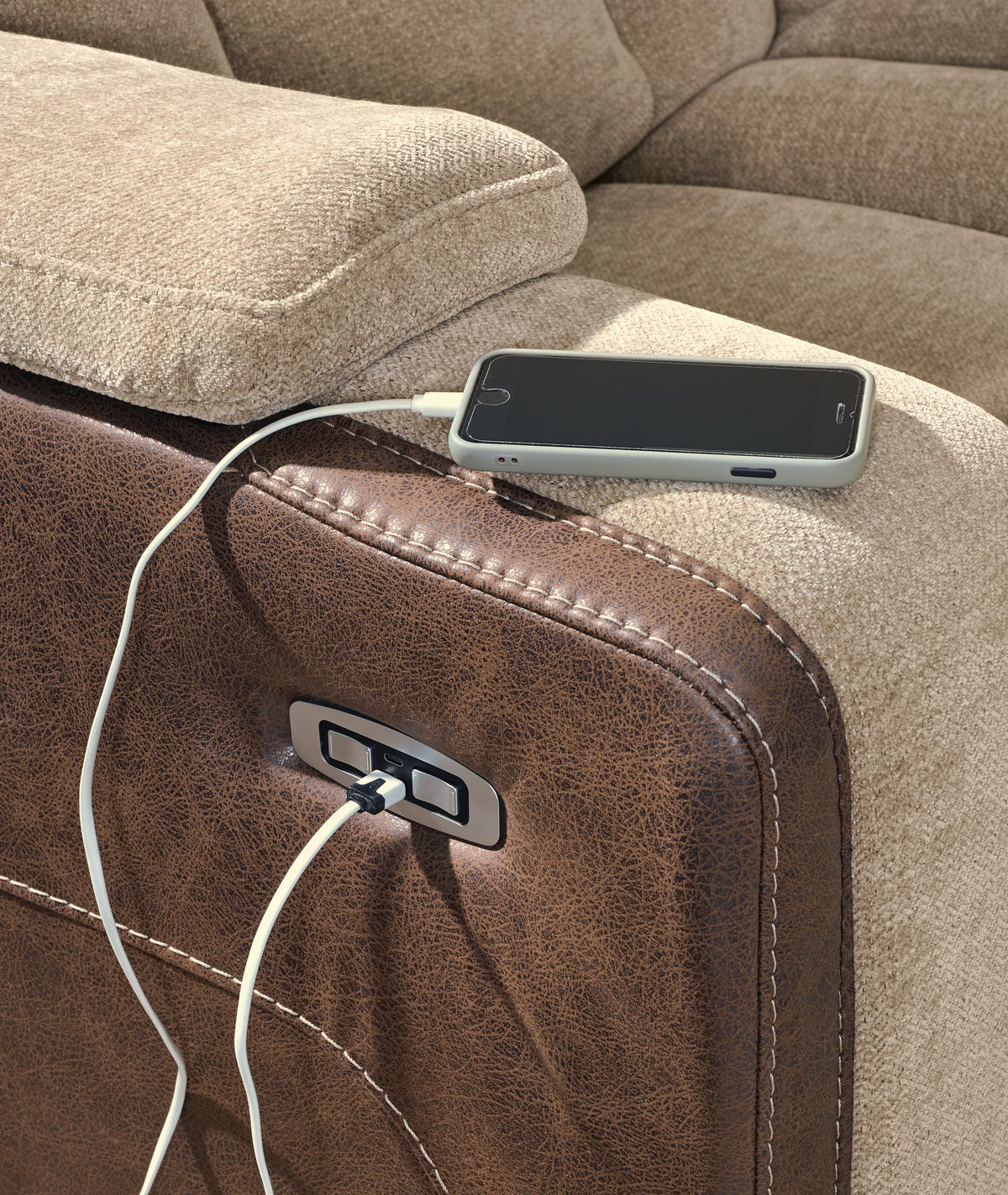 Mixed Motion Power Recliner in Brownstone, alternate view 10