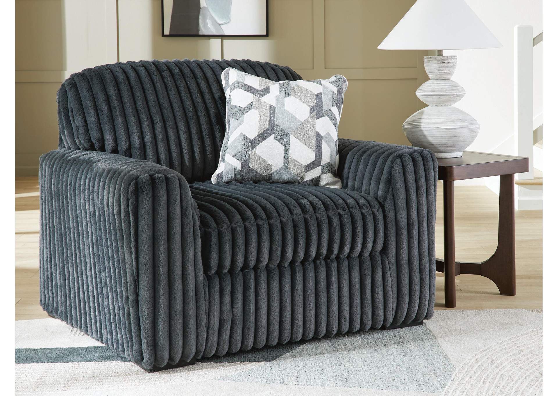 Midnight-Madness Oversized Chair
