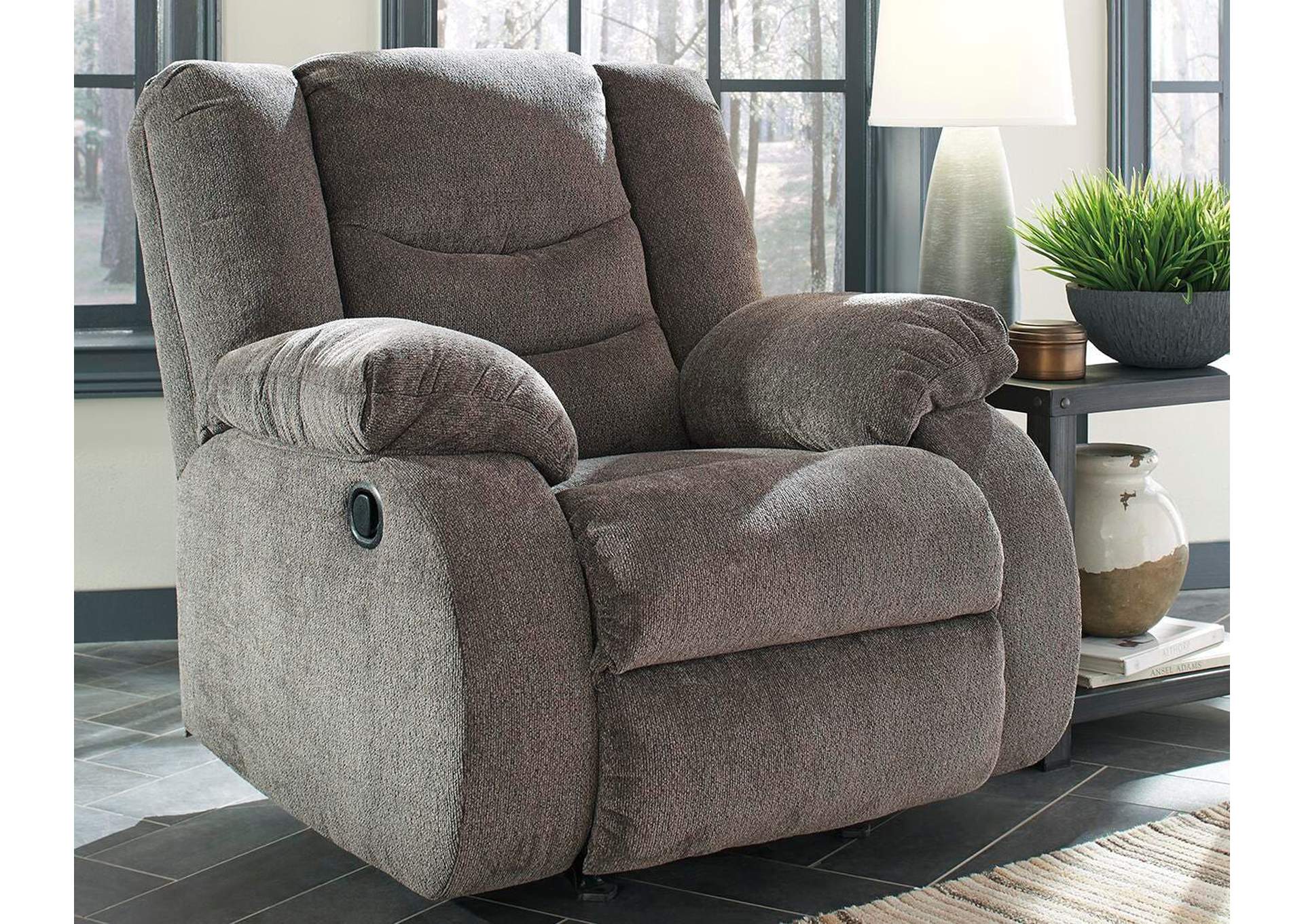 Tulen Recliner room view