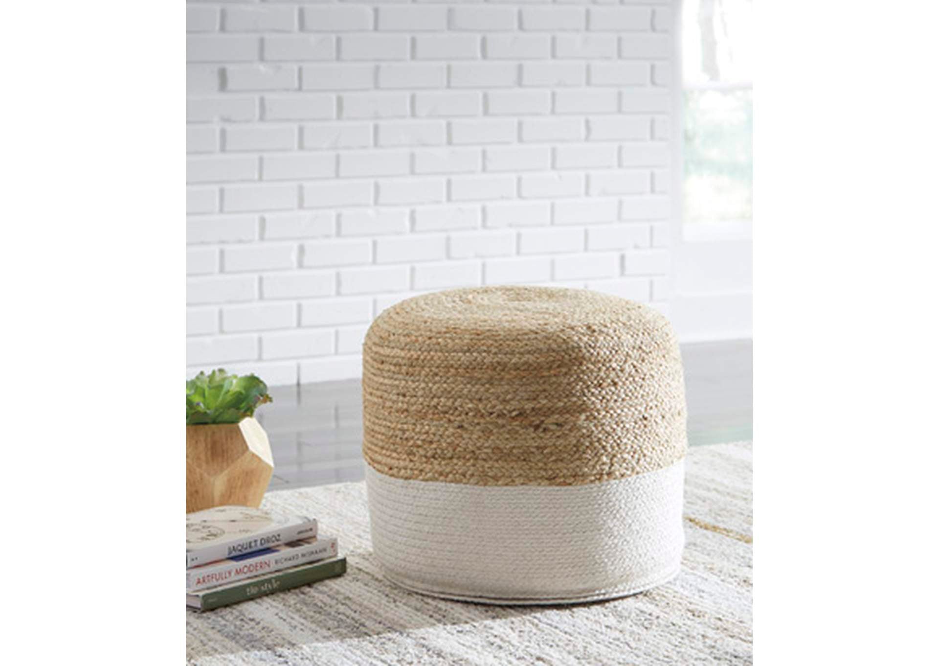 Sweed Valley Pouf