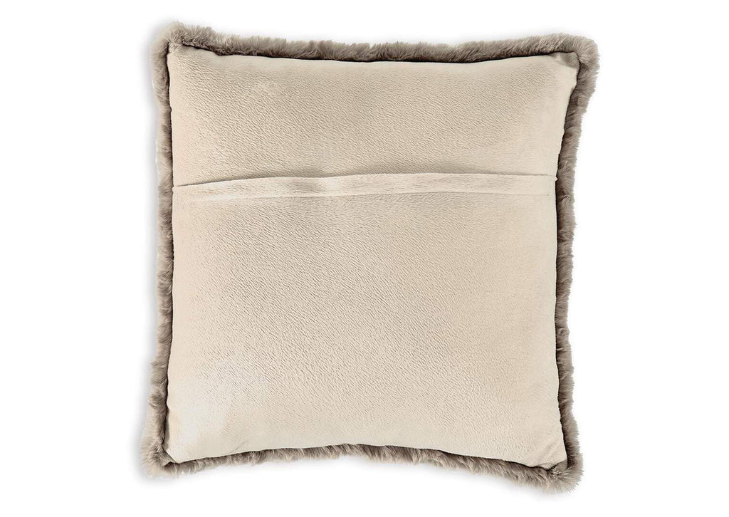 Gariland Pillow
