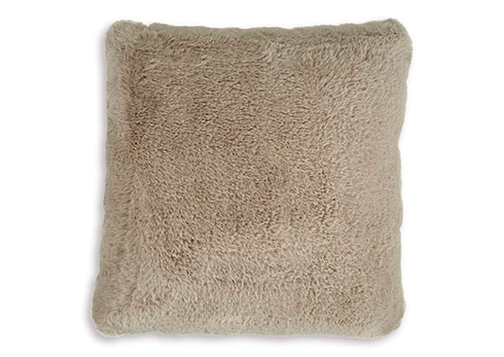Gariland Pillow front view