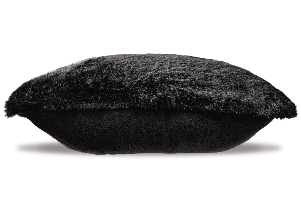 Gariland Pillow (Set of 4) side view