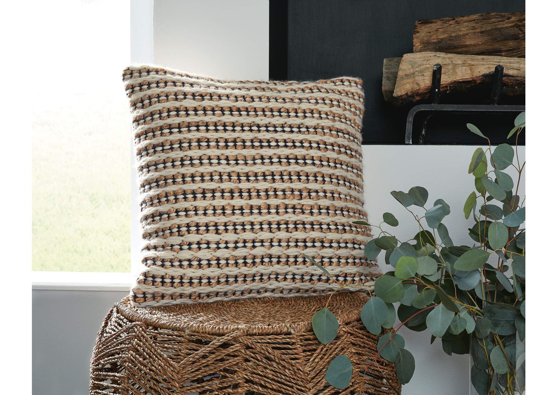 Nealington Pillow (Set of 4)