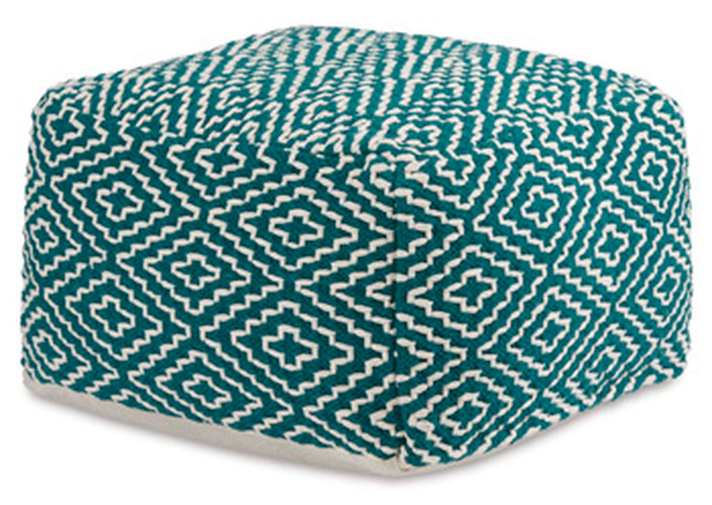 Brynnsen Pouf angled view