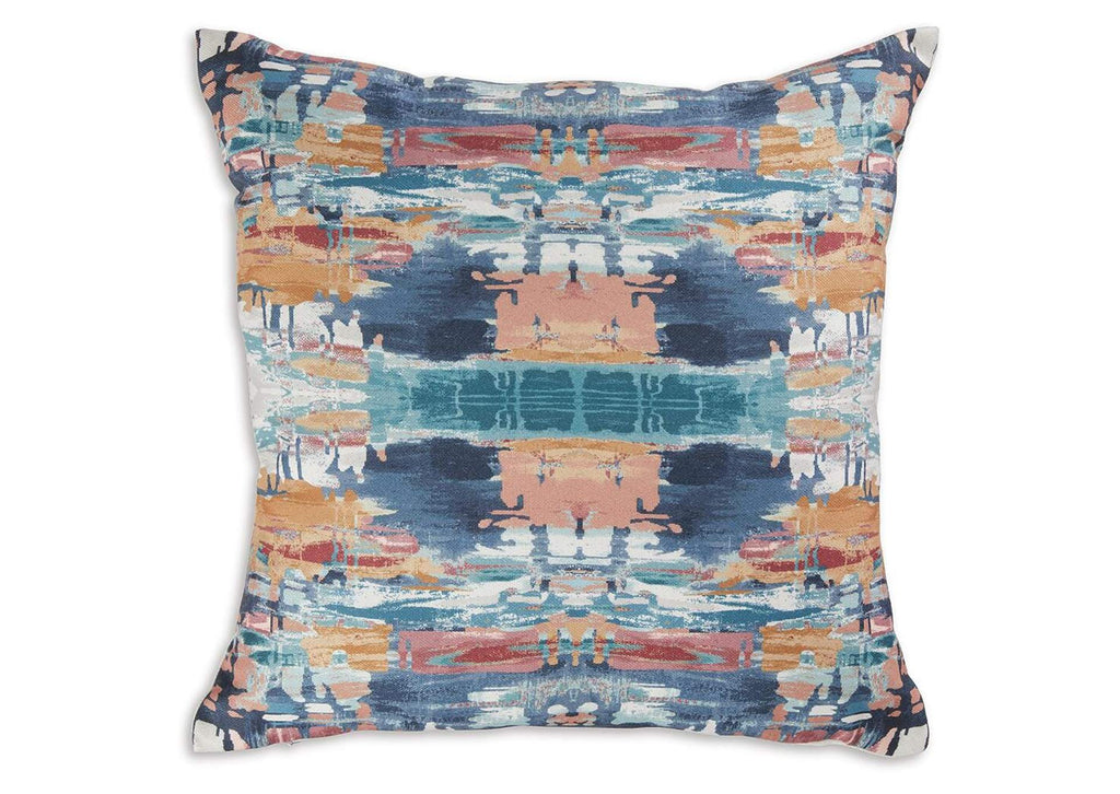 Kennick Pillow