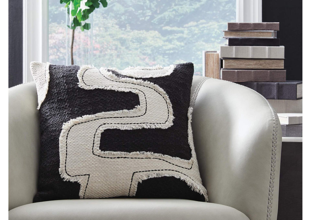 Veerbank Pillow (Set of 4)