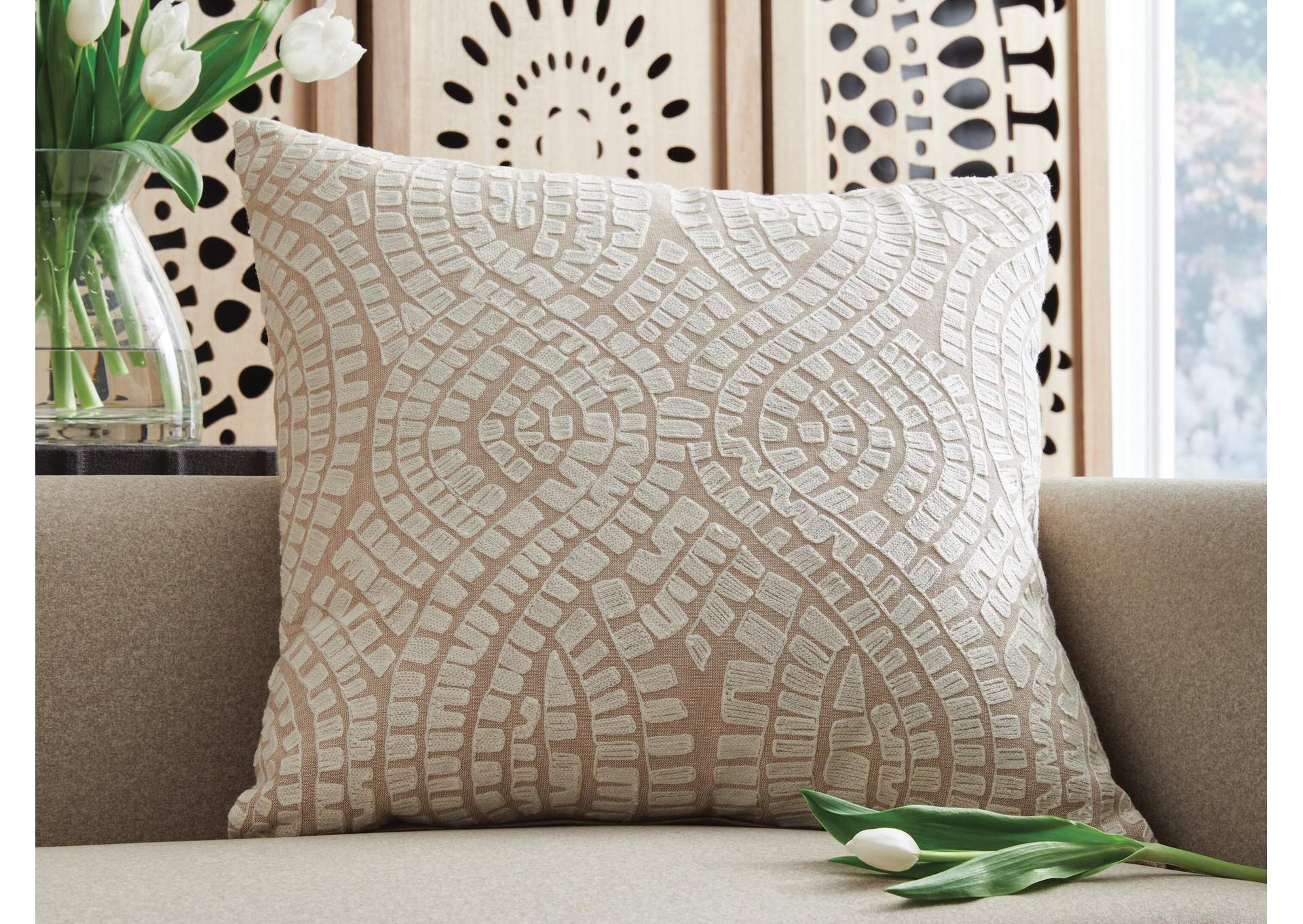 Cortlen Pillow (Set of 4)