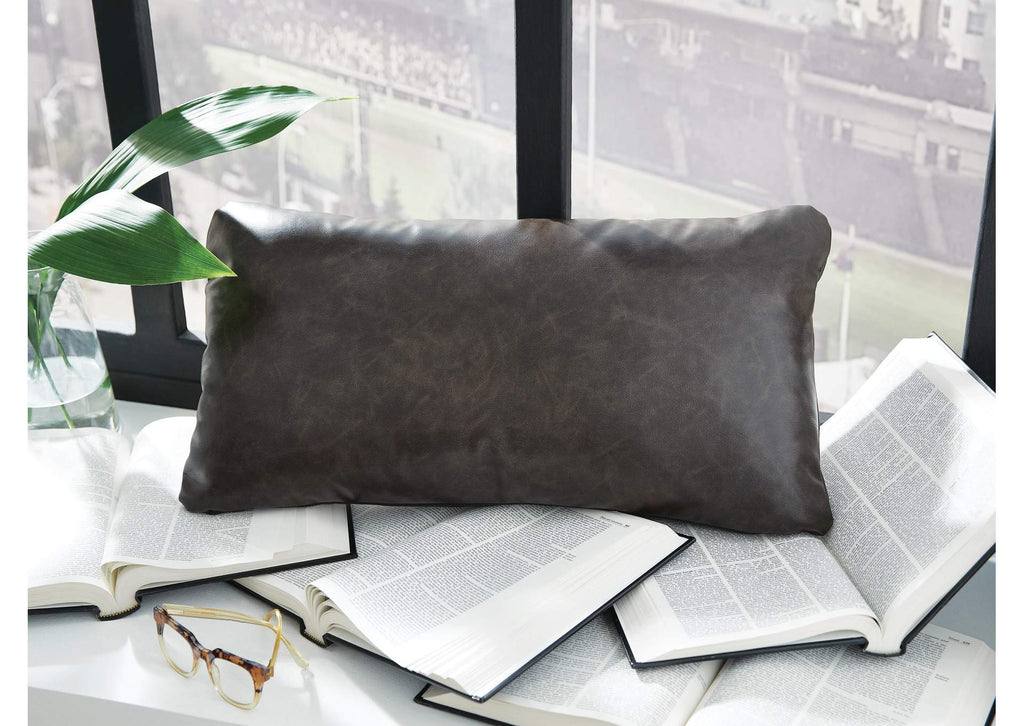 Danvale Pillow (Set of 4)
