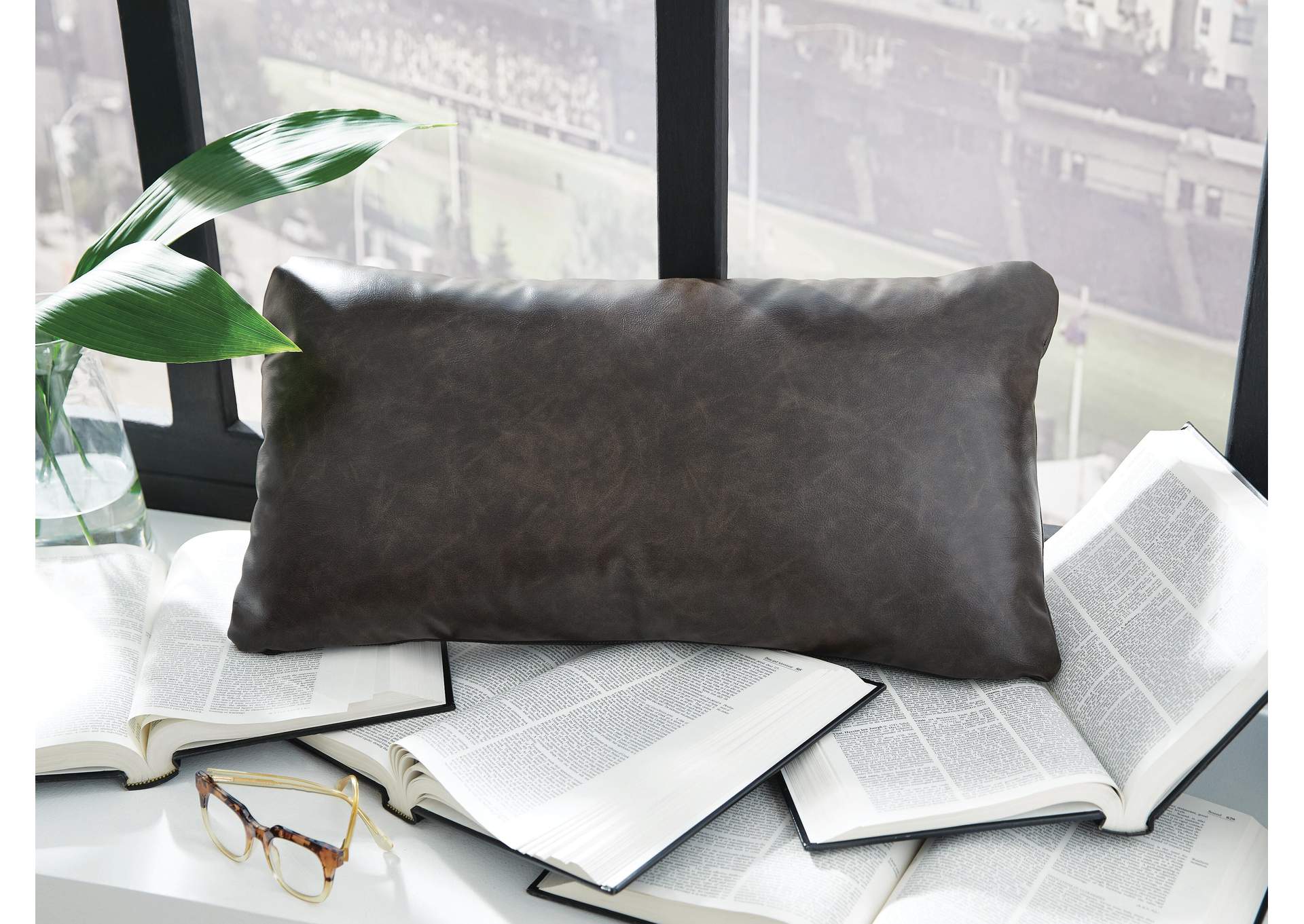 Danvale Pillow (Set of 4)