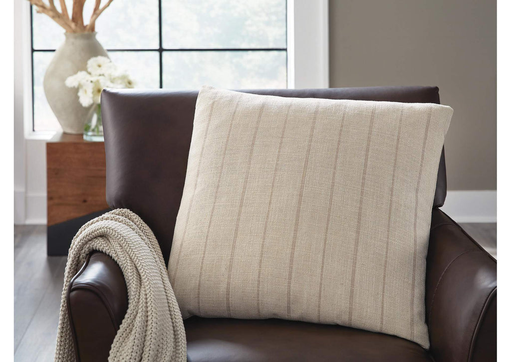 Valwick Pillow (Set of 4)