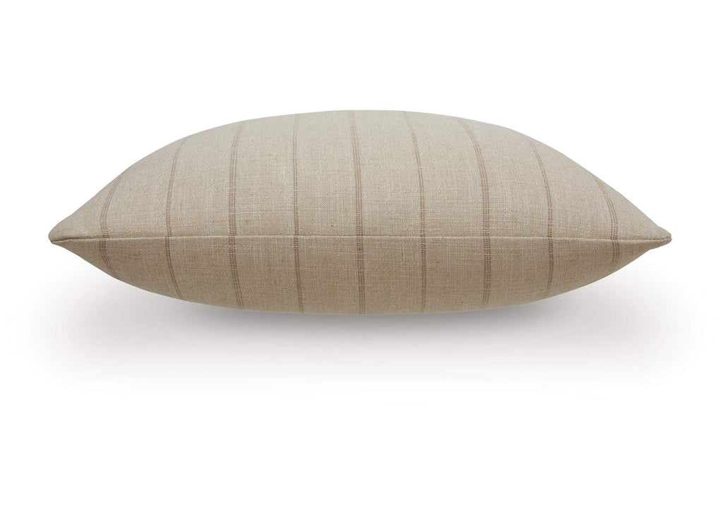 Valwick Pillow (Set of 4) side view