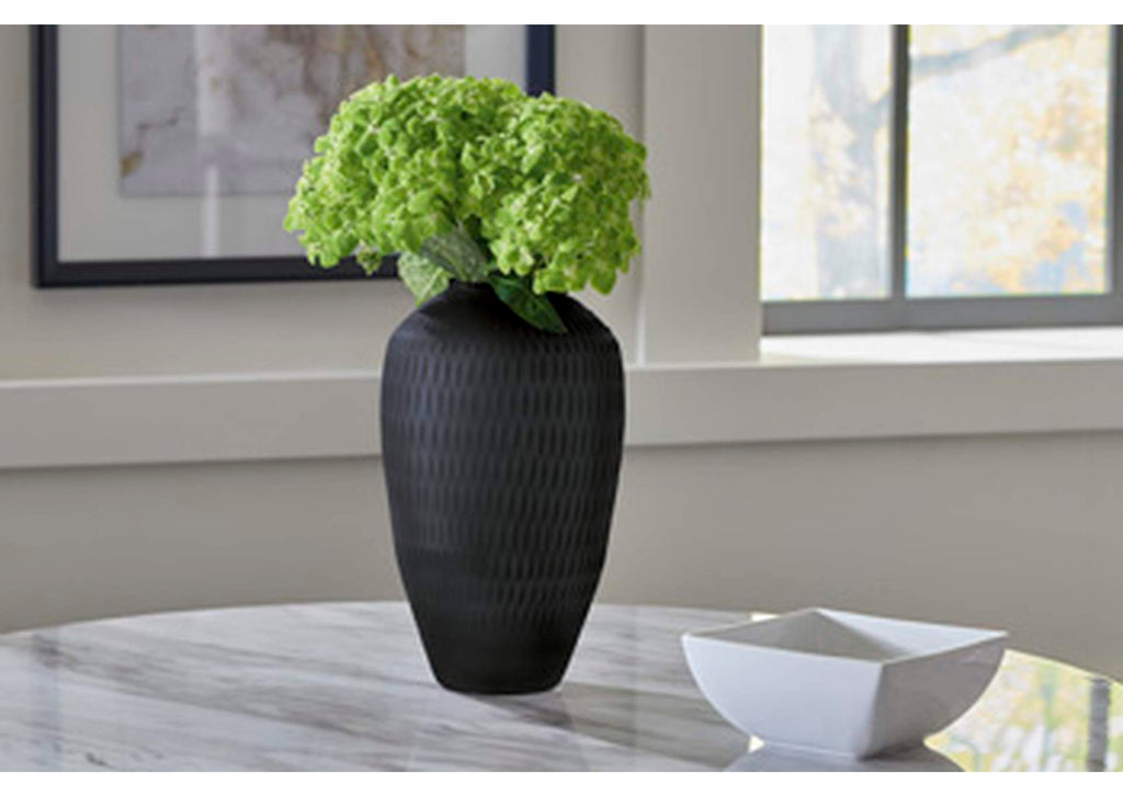 Etney Vase