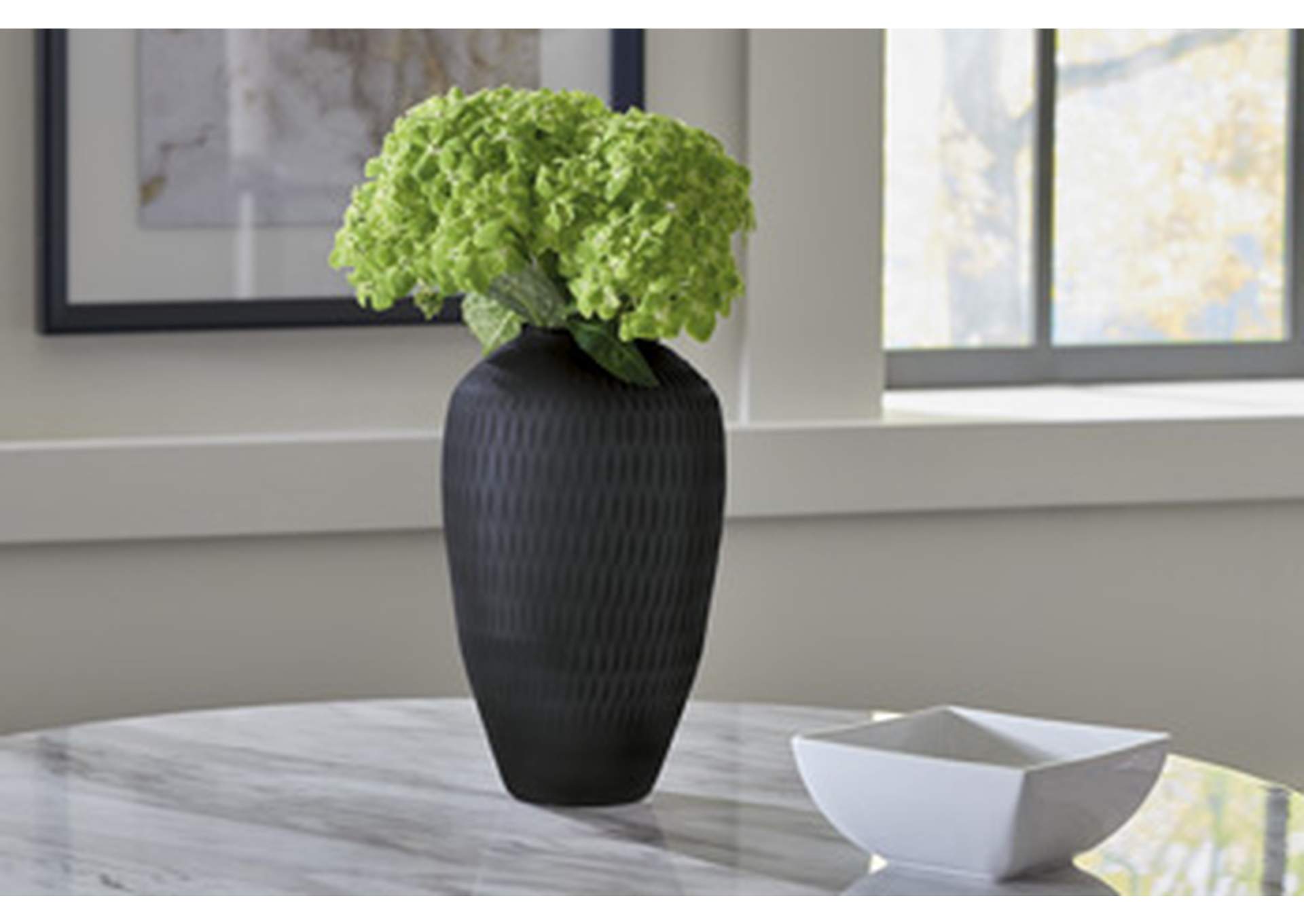 Etney Vase
