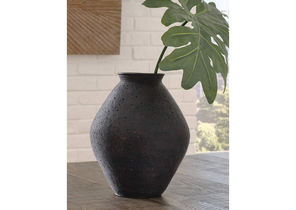 Hannela Vase