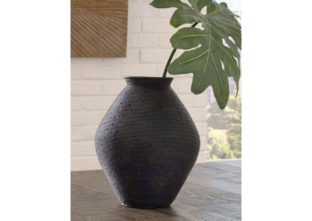Hannela Vase
