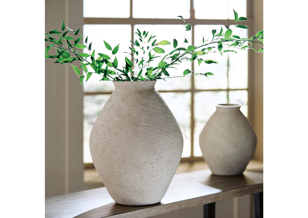 Hannela Vase