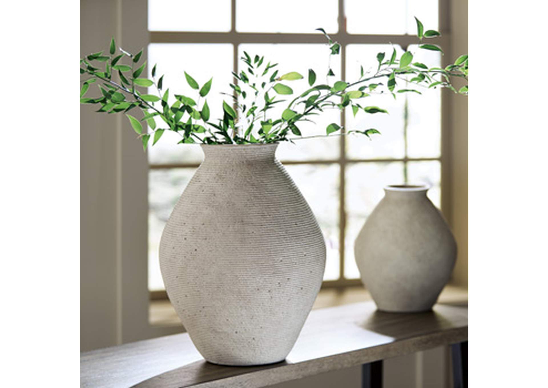 Hannela Vase