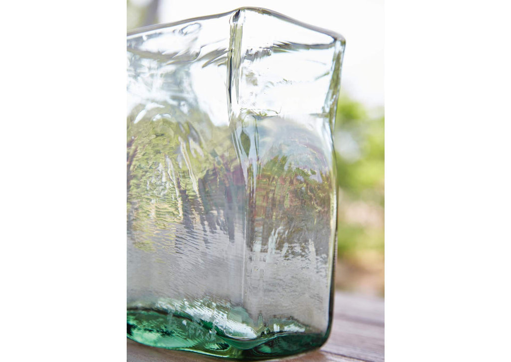 Taylow Vase detail