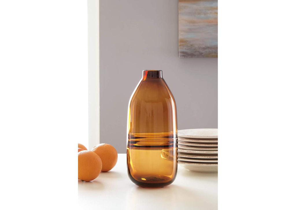 Lemmitt Vase