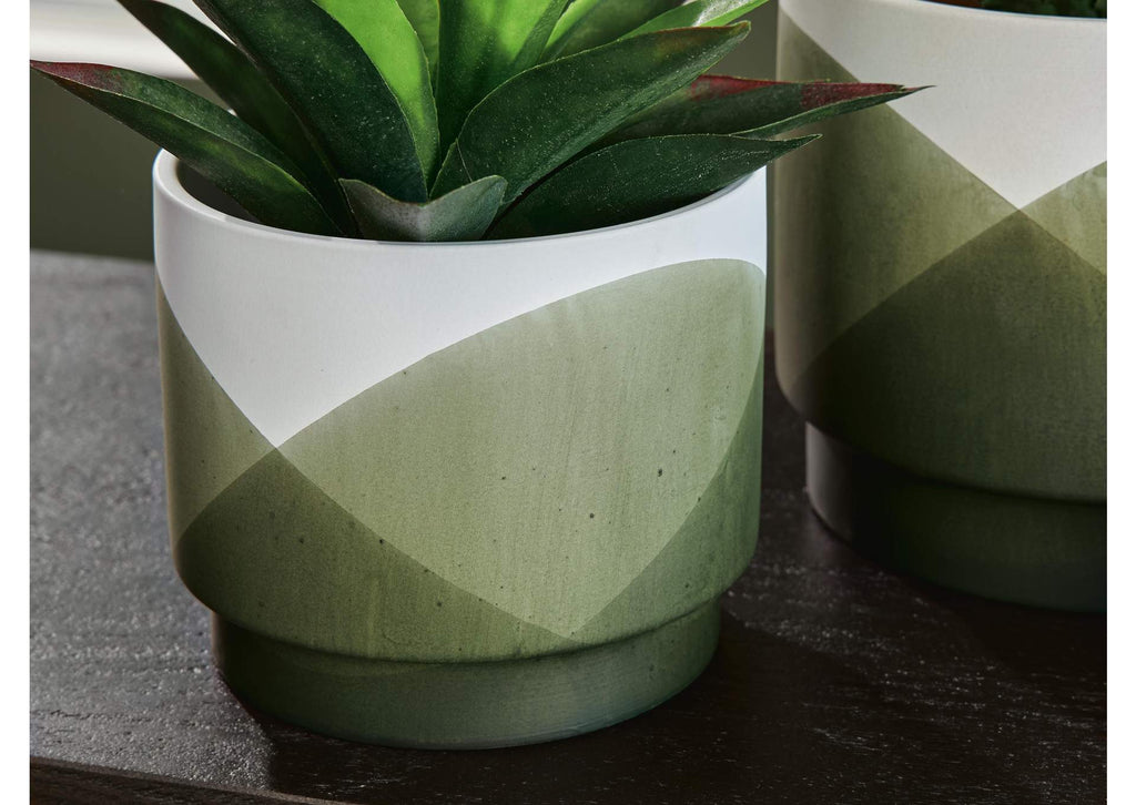 Ardenridge Planter (Set of 2) detail
